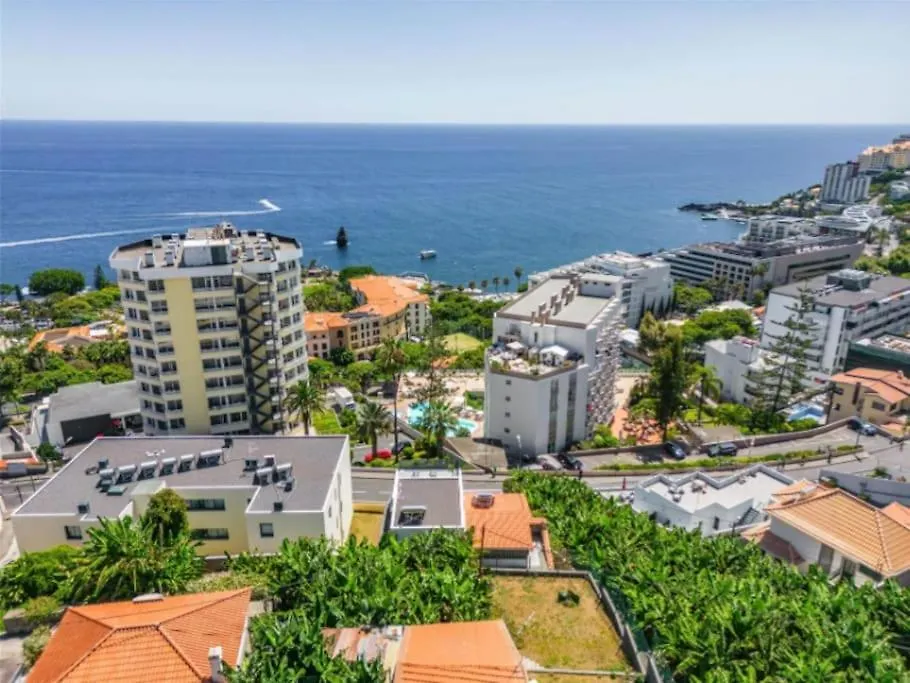 Over Sea Funchal  Funchal (Madeira)